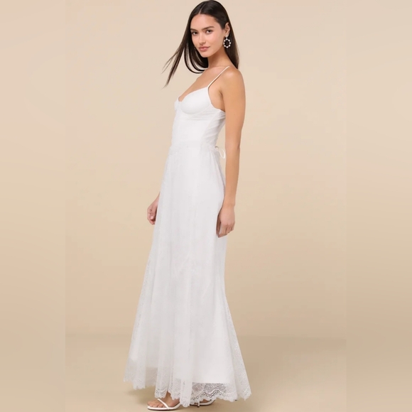 NWT Lulus White Lace Bustier Corset Maxi Dress Size Large - Picture 3 of 16